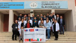 Hendek Cumhuriyet İlkokulu Sınırları Aşıyor