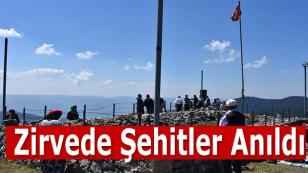Zirvede Şehitler Anıldı