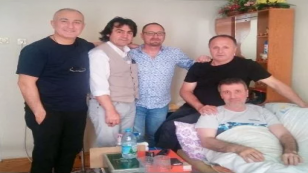Efsaneyi arkadaşları yalnız bırakmadı