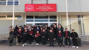 HUZUR VEREN, HUZUR BULAN BİR LİSE