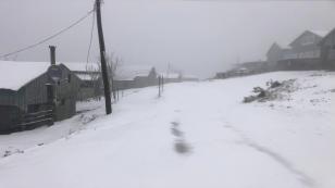 Zirveye Mevsimin ilk karı yağdı