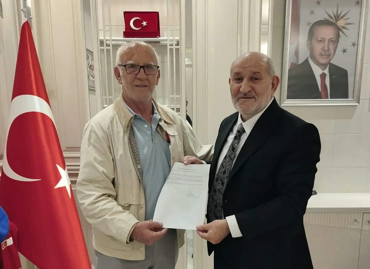Ağra’dan, Cevat Ayhan’ın Adının Yaşatılması İçin Dilekçe