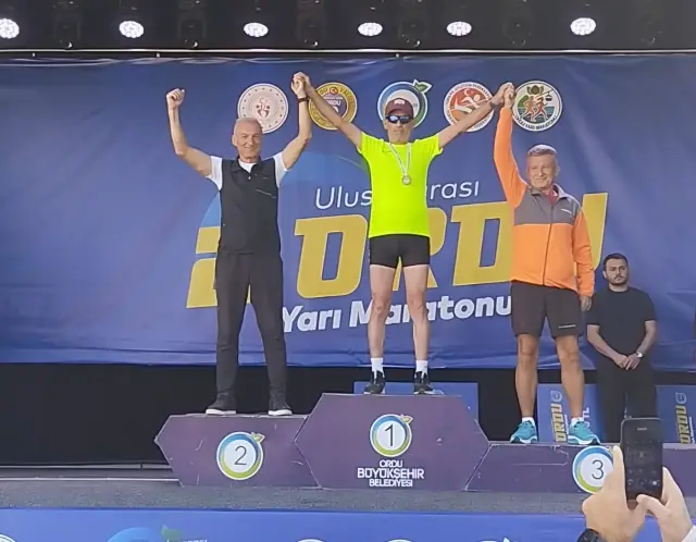 Hendekli Ahmet Çelik, Ordu Yarı Maratonu’nda Birinciliği Kaptırmadı