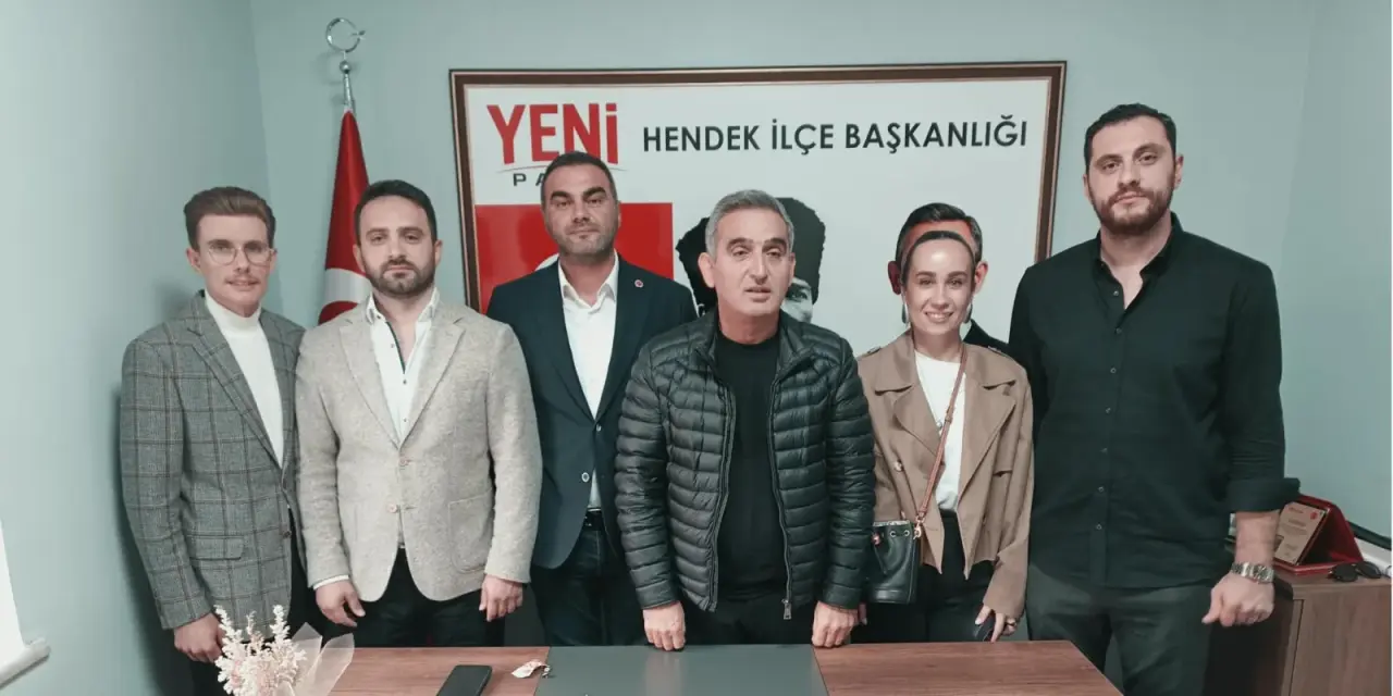 CHP Belediye Meclis Üyeleri, Yeni Parti’ye geçti